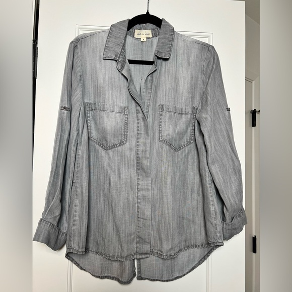 Anthropologie Tops - Anthropologie Cloth and Stone Gray Split Hem Button Down Top (Small)